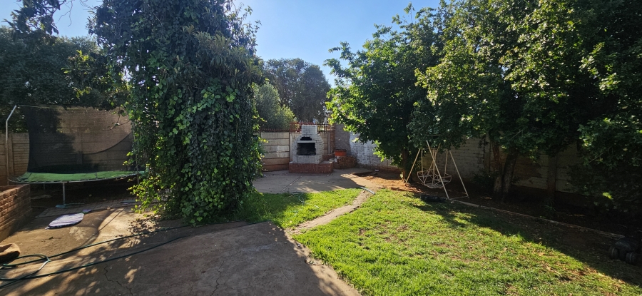 3 Bedroom Property for Sale in Verwoerdpark Northern Cape